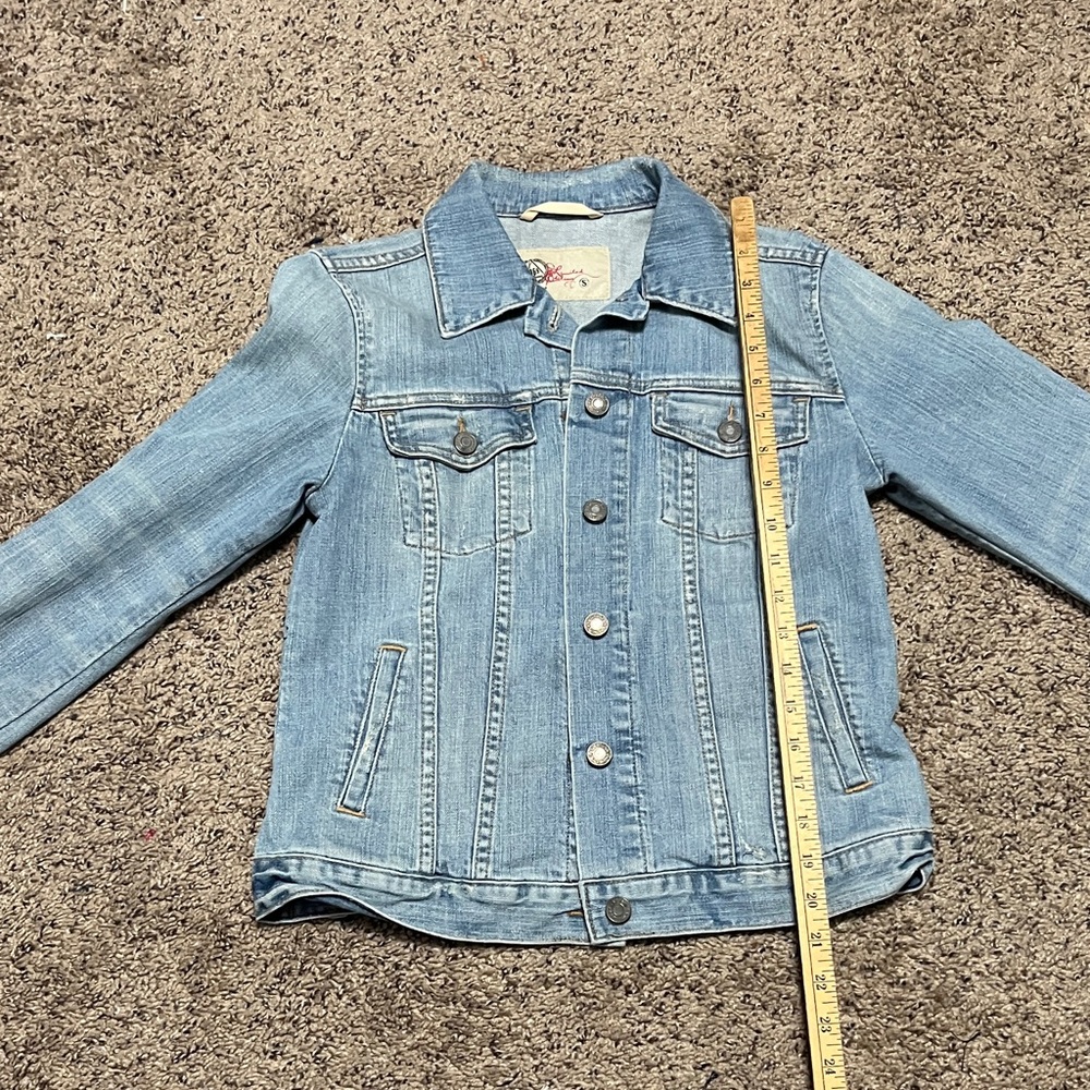 Classic Light Blue Denim Jacket - Picture 4 of 7